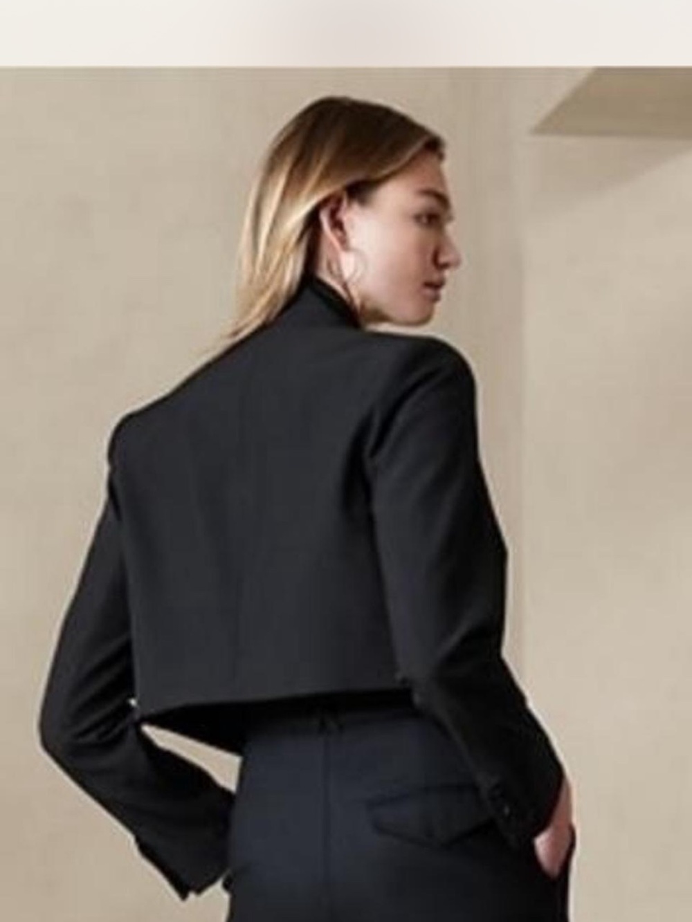 Banana Republic black cropped blazer / suit jacket
